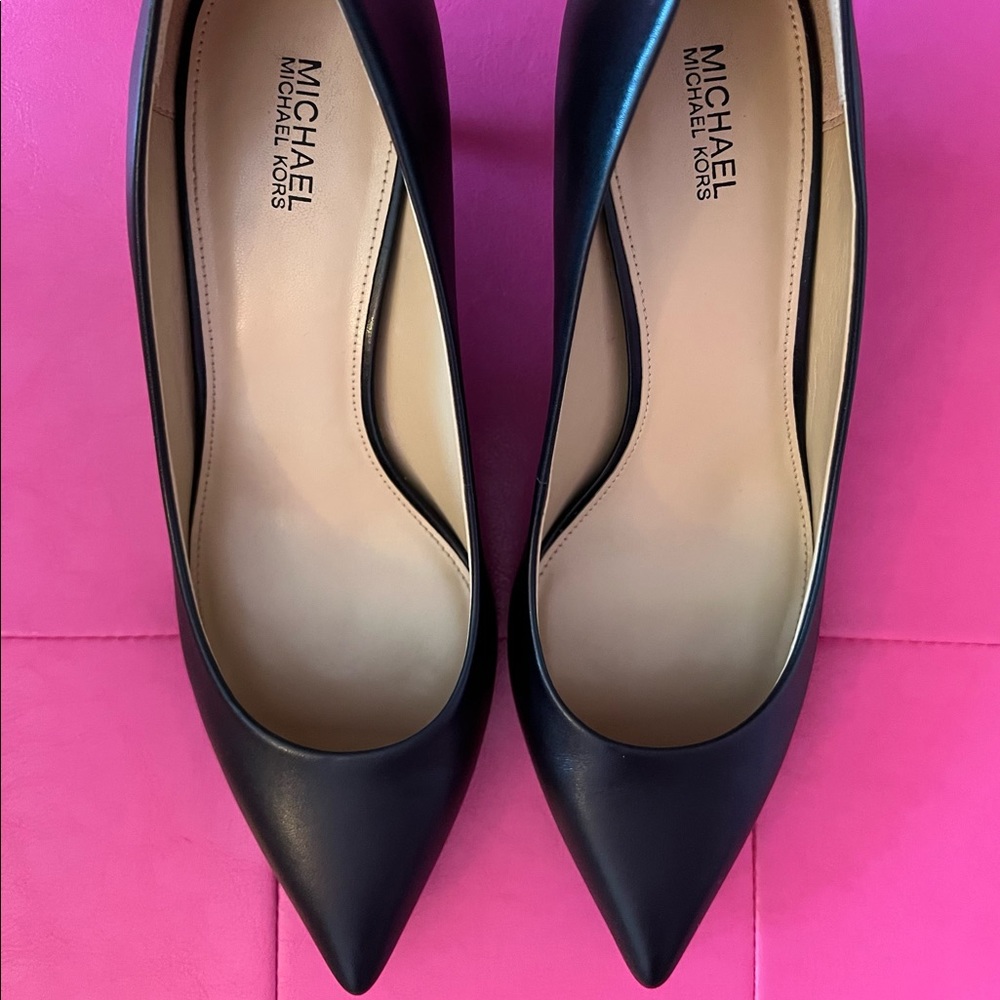 Michael Kors Flex Kitten Pump/Heels